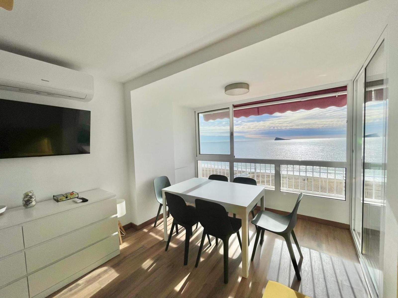Poniente Luxury Seafront Appartement